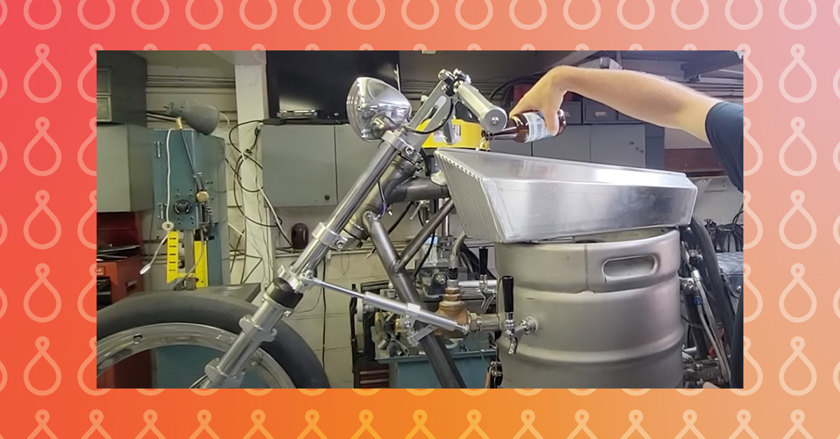 Cette moto construite sur mesure et alimentée à la bière est la plus merdique du Midwest de tous les temps