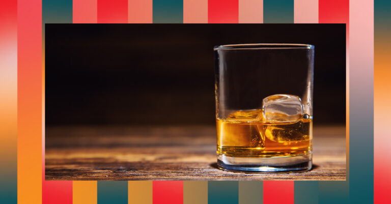 Les scientifiques disent que c'est la quantité parfaite d'eau pour diluer le whisky

