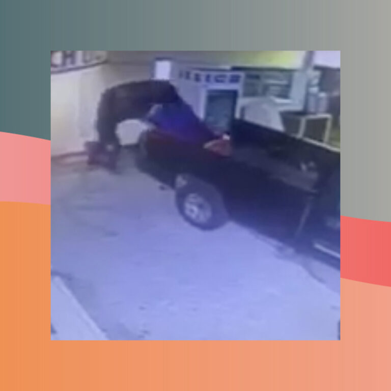 Regarder: Un homme de Floride vole la statue du capitaine Morgan dans un magasin d'alcool


