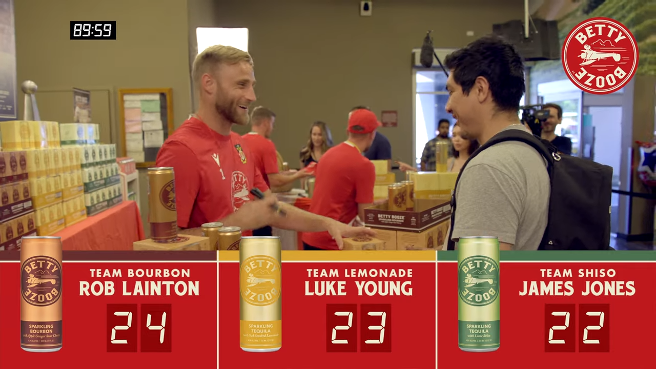 Betty Booze et Wrexham AFC de Ryan Reynolds font équipe