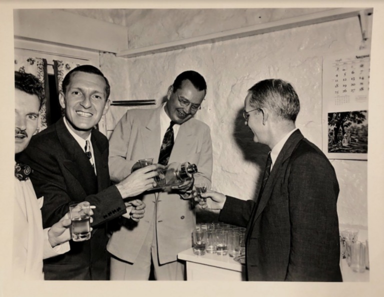 Comment préparer le martini signature d'Oppenheimer
