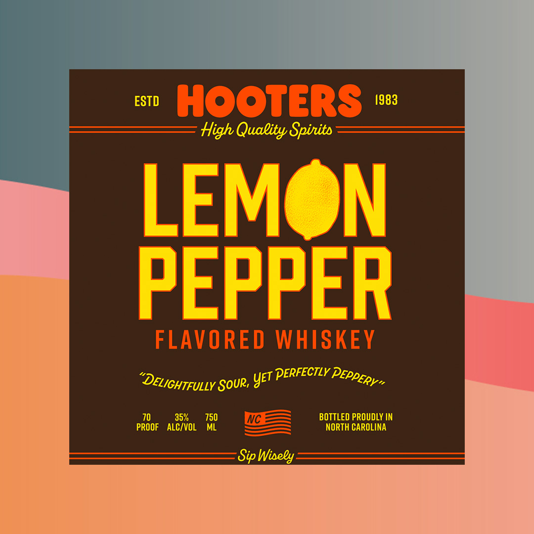 Malheureusement, Hooters lance des whiskies aromatisés aux ailes