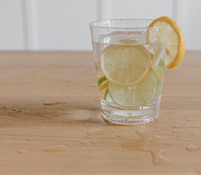 Un homme a assassiné sa petite amie avec du gin tonic au cyanure
