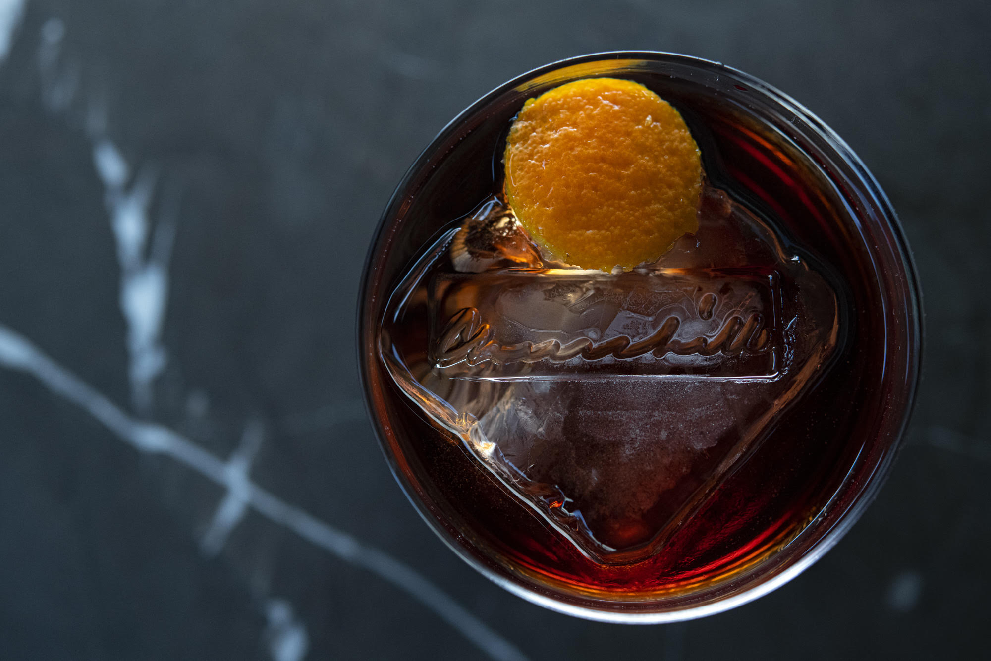 Bonne semaine Negroni !  Célébrez avec style avec ces 7 recettes créatives de Negroni