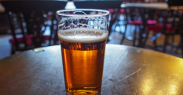 Cet Britannique vient de boire 2 000 pintes en 200 jours

