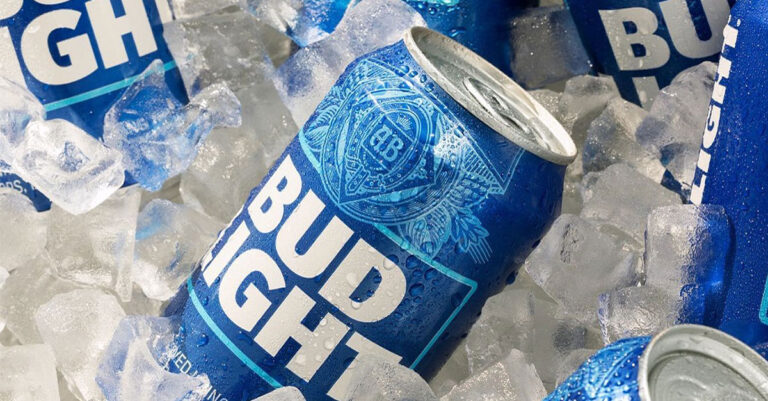 Dans le cadre d'un accord Bud Light de 100 millions de dollars, Anheuser-Busch récupère le parrainage de l'UFC auprès de Modelo

