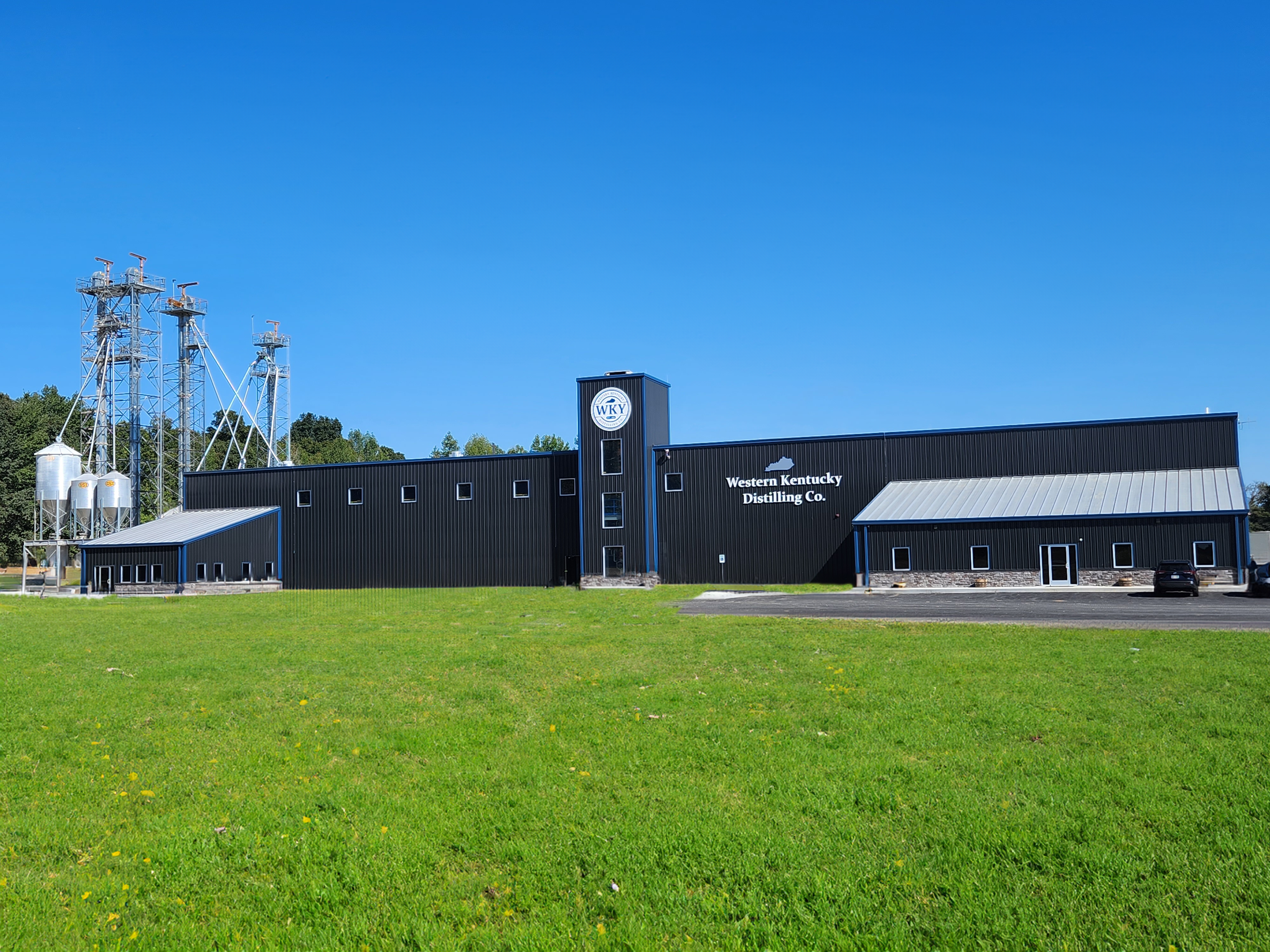 Western Kentucky Distilling Co. célèbre son inauguration