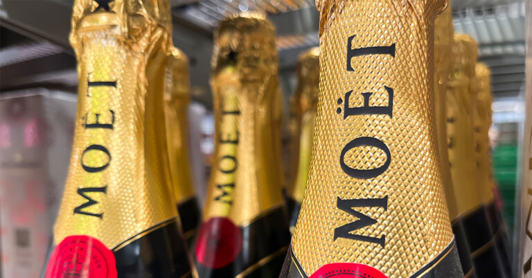 Bulles cambriolées : la police française arrête un braquage de champagne d'une valeur de 650 000 $

