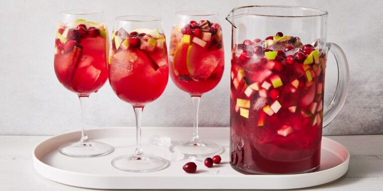 Meilleure recette de sangria aux pommes et aux canneberges

