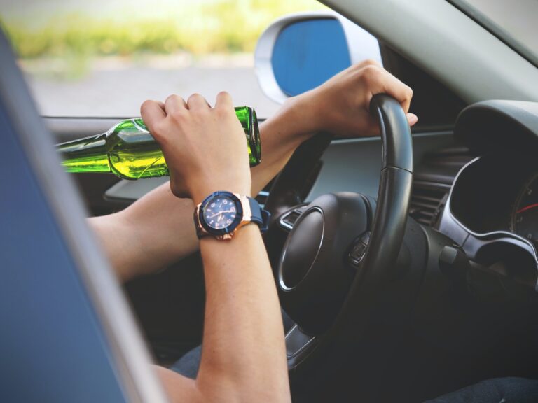 Le réveillon du Nouvel An se dirige vers un niveau record de décès sur la route liés à l'alcool, révèle une étude récente
