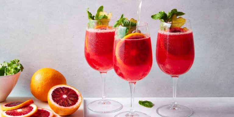Meilleure recette de Spritzer sans alcool à l'orange sanguine
