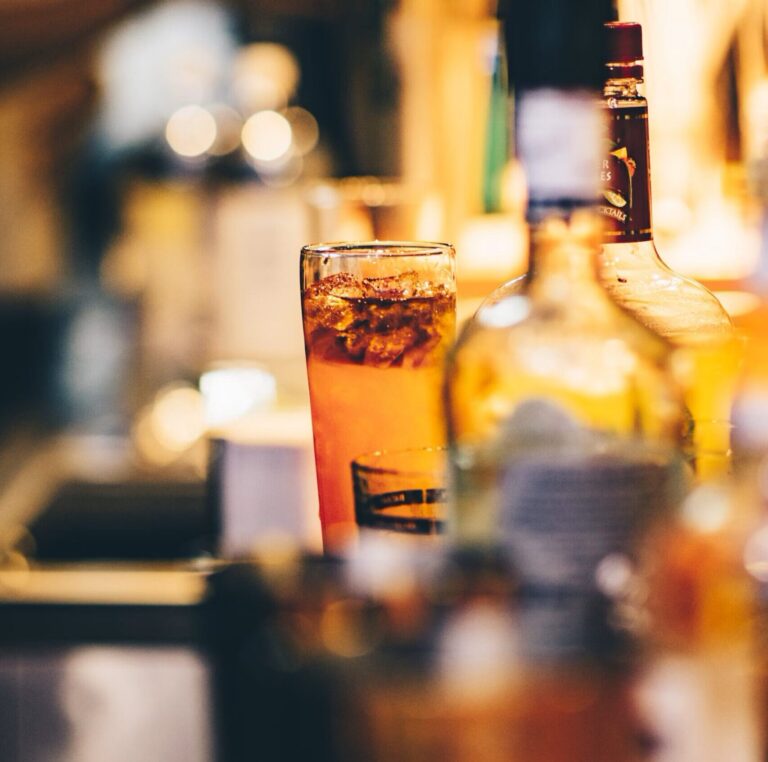 3 morts après avoir bu une « quantité excessive » d’alcool de contrebande
