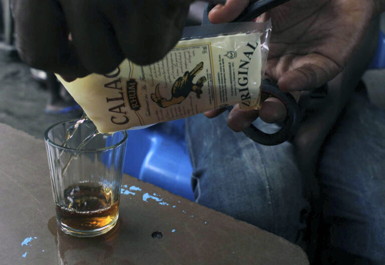 Une forme populaire d'alcool désormais interdite dans ce pays
