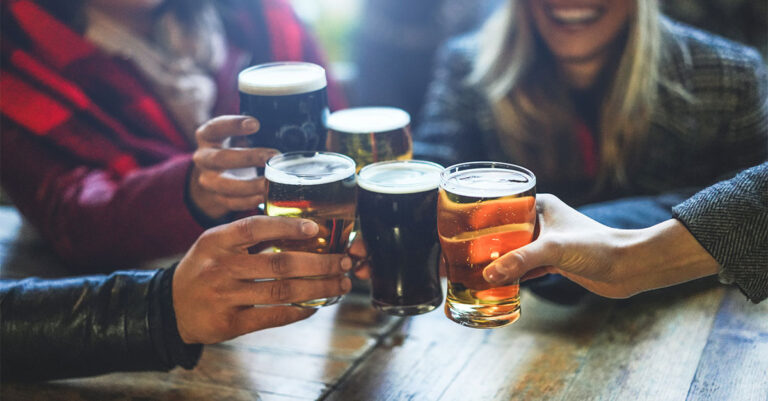 Les données révèlent que plus vous êtes âgé, moins vous donnez de pourboire dans les taprooms

