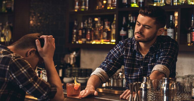10 choses qui agacent secrètement votre barman, selon Reddit

