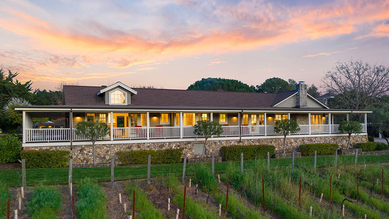 Une maison à Sonoma avec un vignoble de Syrah actuellement sur le marché pour 9,4 millions de dollars.