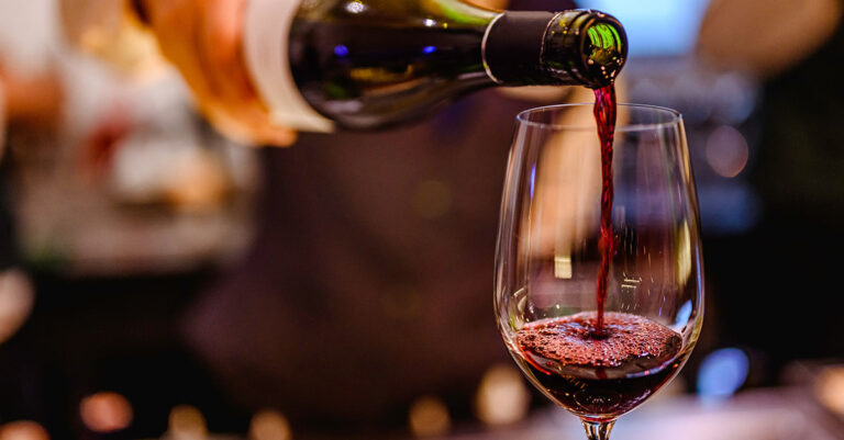 Un nouveau rapport remet en question le Doom & Gloom du vin américain – Ce que vous devez savoir

