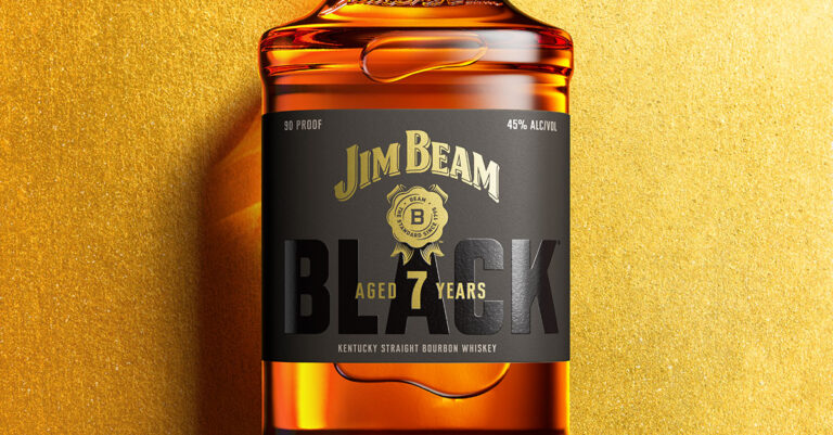 Jim Beam Black obtient une déclaration d'âge de 7 ans et une refonte de sa bouteille

