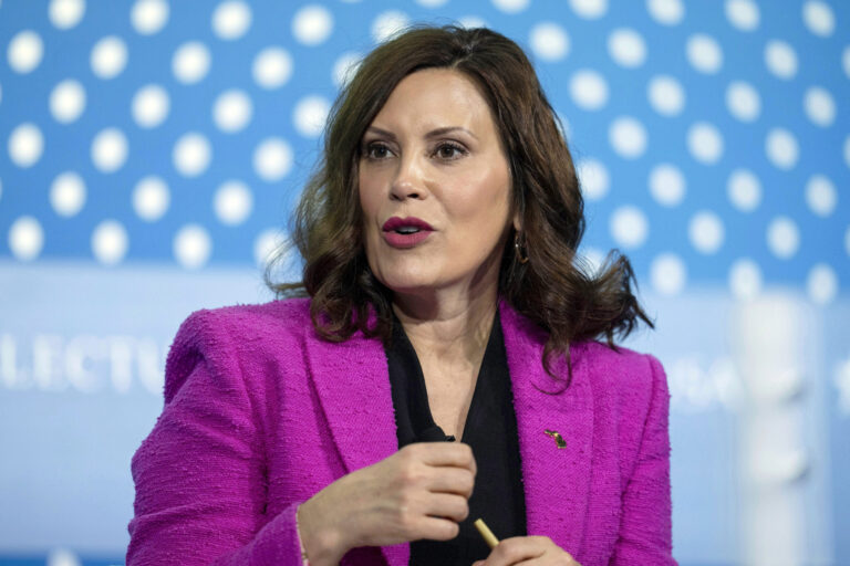 Gretchen Whitmer donne des détails sur le cadeau de bière qu'elle a offert au SNL et sur sa tentative d'enlèvement
