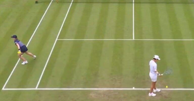 Vidéo : Un bouchon de champagne interrompt le jeu à Wimbledon

