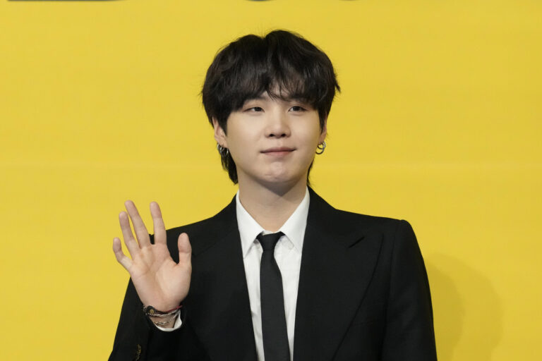 Le chanteur de BTS Suga présente ses excuses pour l'incident de conduite en scooter sous l'emprise de l'alcool

