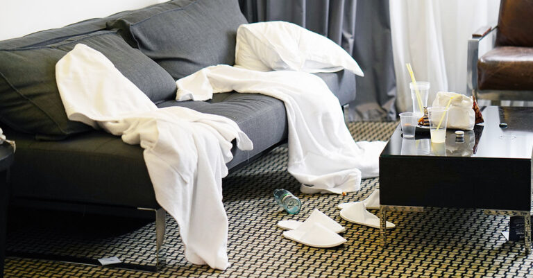 Les objets les plus étranges laissés dans les chambres d'hôtel, selon Reddit

