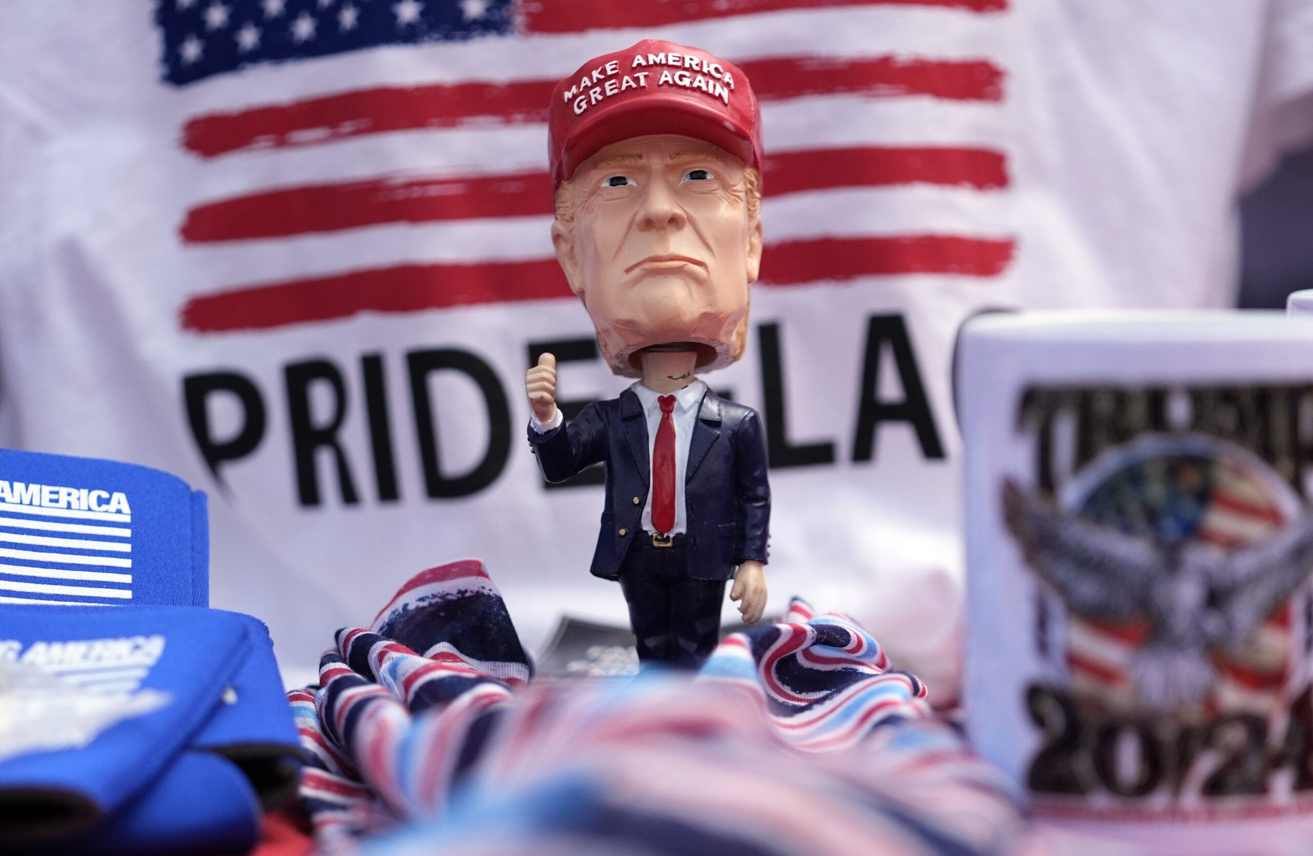 Les tarifs douaniers de Trump vont dévaster la tequila et le whisky canadien