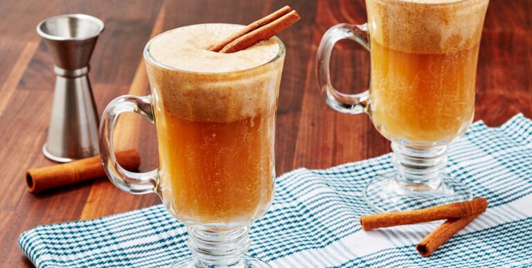 26 meilleures boissons alcoolisées chaudes
