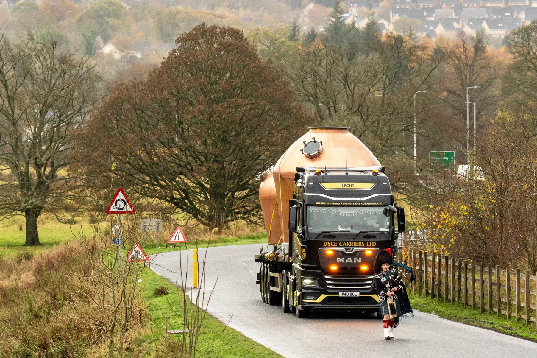 Building Ardgowan Distillery Part 5: Cuivre dans la maison