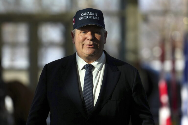Le premier ministre canadien pousse l'interdiction de l'alcool si Trump pousse la guerre commerciale
