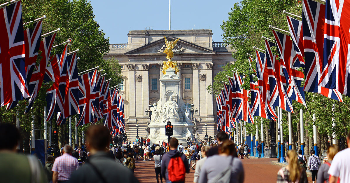 Le roi Charles révoque les mandats royaux de 3 meilleures maisons de champagne