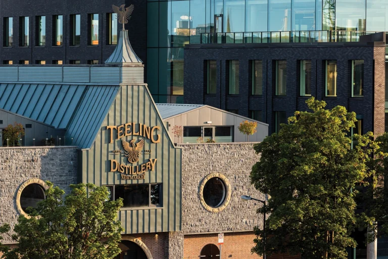 "Nous voulions apporter quelque chose de différent": Teeling Whisky marque une décennie de distillation
