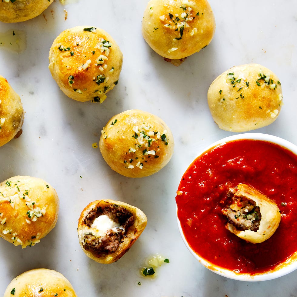 Sous-piqûres de boulettes de viande Sous-piqûres de boulettes de viande avec sauce marinara
