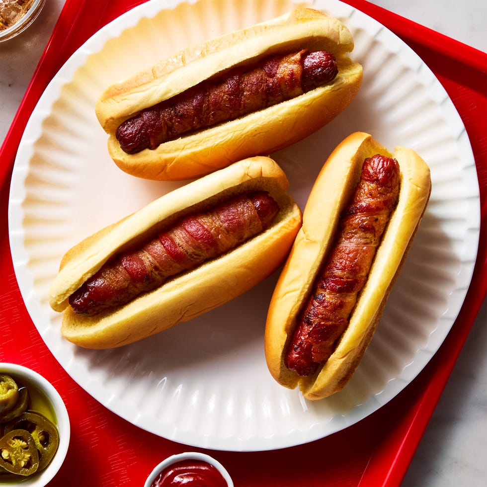 Hot-dogs enveloppés de bacon