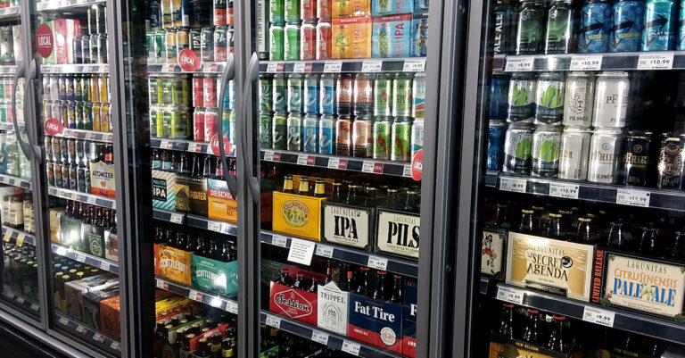 Ce tableau massif montre quelles entreprises possèdent les plus grandes marques de bière américaines

