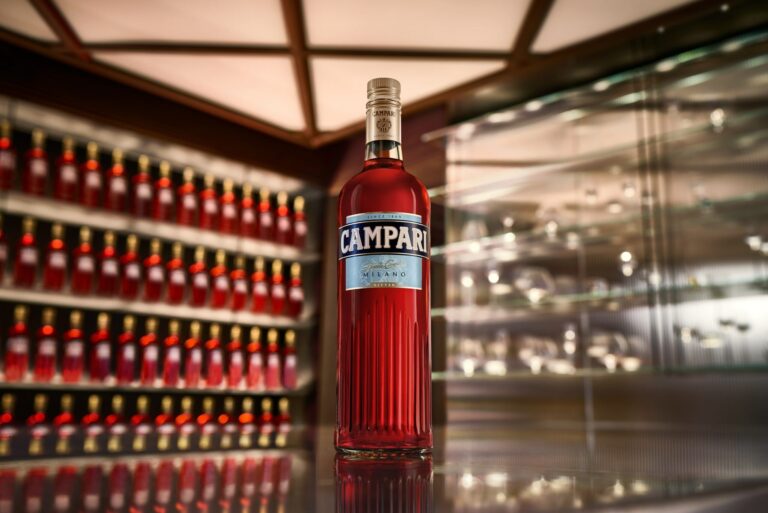 La police italienne saisit 1,5 milliard de dollars au propriétaire de Campari

