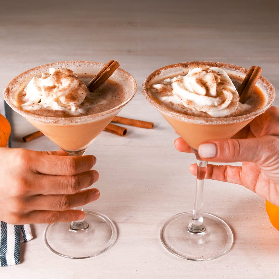 deux verres à martini pour tarte à la citrouille deux verres à martini pour tarte à la citrouille