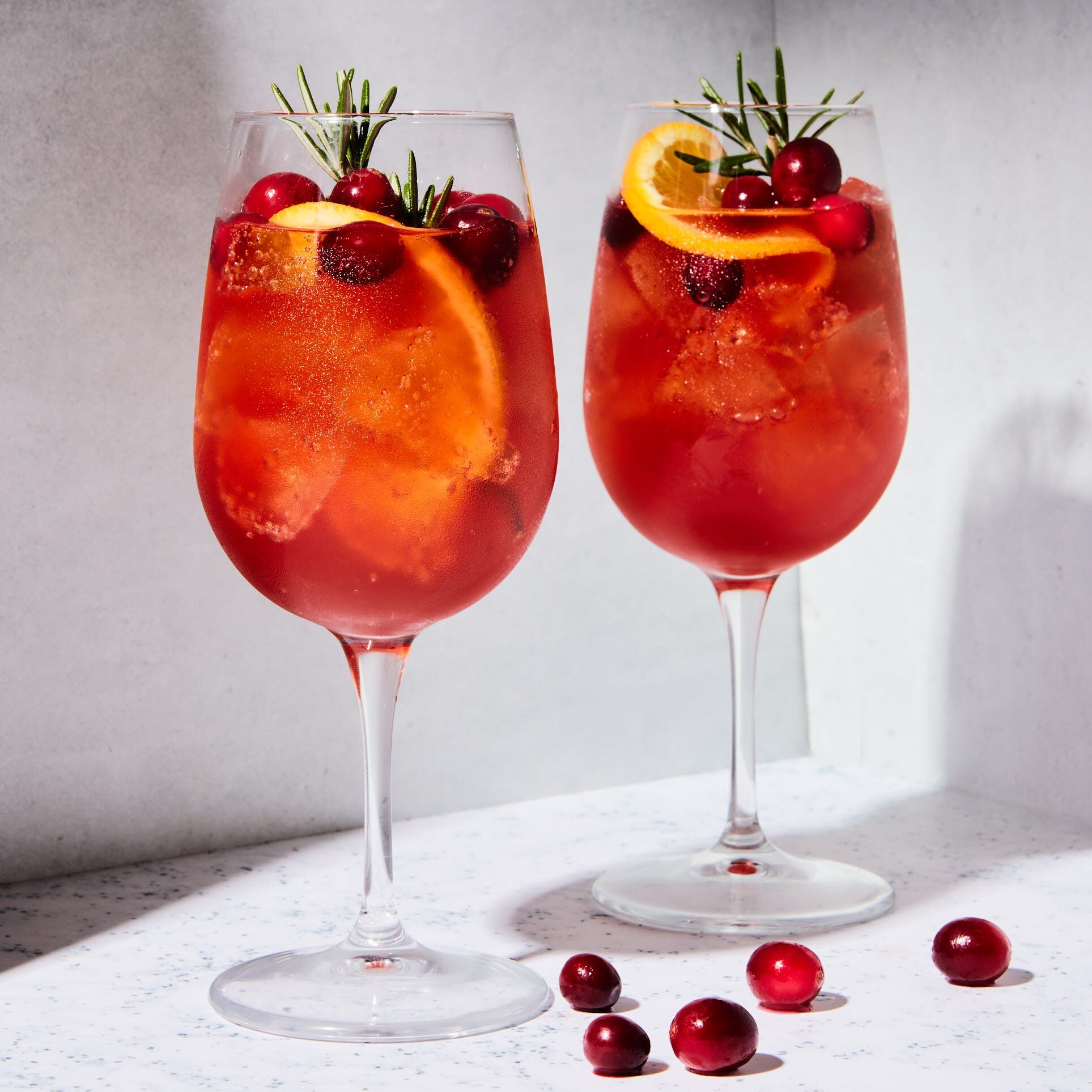 Aperol Spritz aux canneberges cranberry-aperol-spritz-lead-65146cfcefaa6-7104942