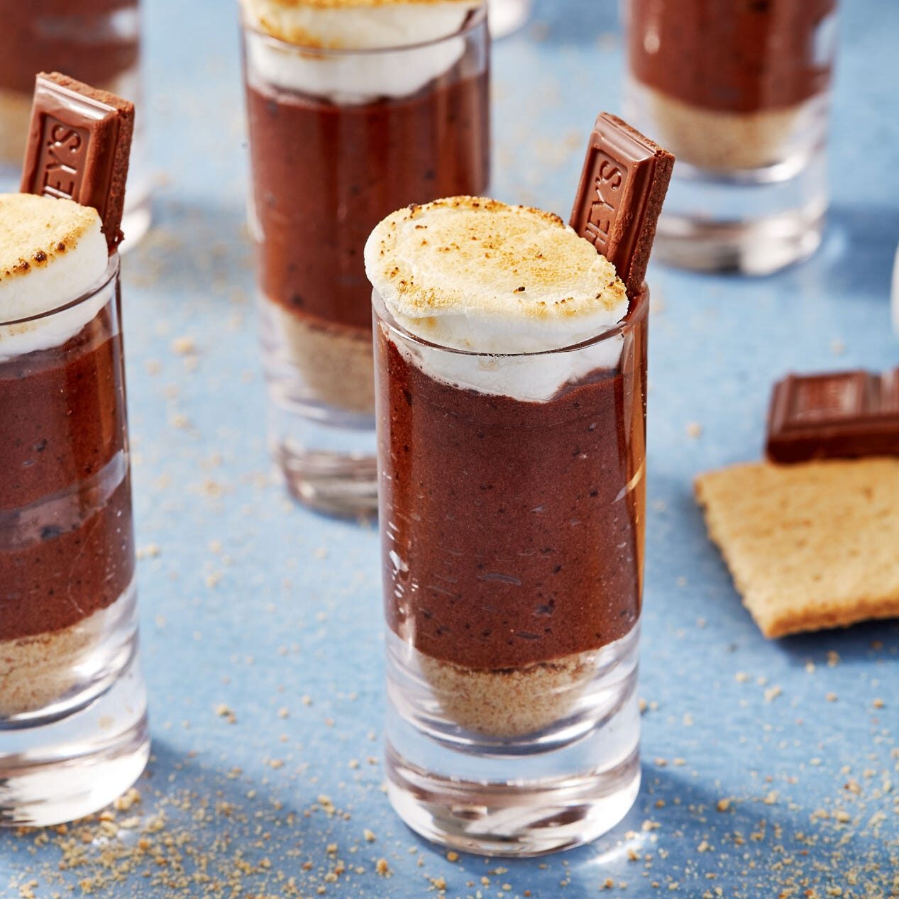 Shots de pudding S'mores - Delish.com delish-191024-smores-pudding-shots-0536-portrait-pf-1589492500-3117524