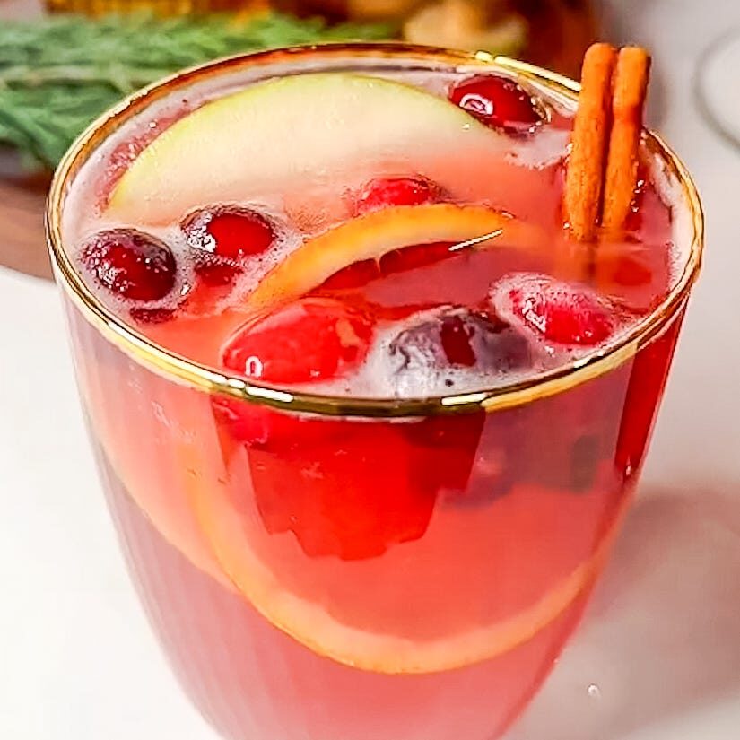 Punch de Noël delish-christmas-punch-stills-002-671164fdd7a91-3110009