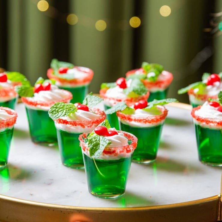 Shots de gui mistletoe-jell-o-shots-delish-ehg-5274-1666640229-4006023