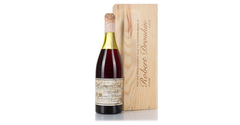 1945 Le Domaine de la Romanée-Conti bat le record de la bouteille de vin la plus chère vendue aux enchères

