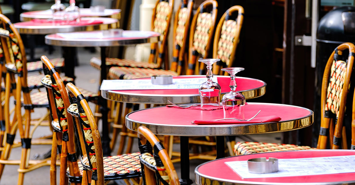 Paris suspend la consommation d'alcool en public alors qu'une vague de chaleur record secoue la France