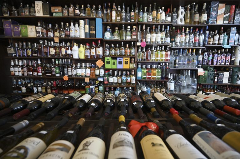 Les restrictions sur l'alcool de « l'ère de la prohibition » contestées à New York
