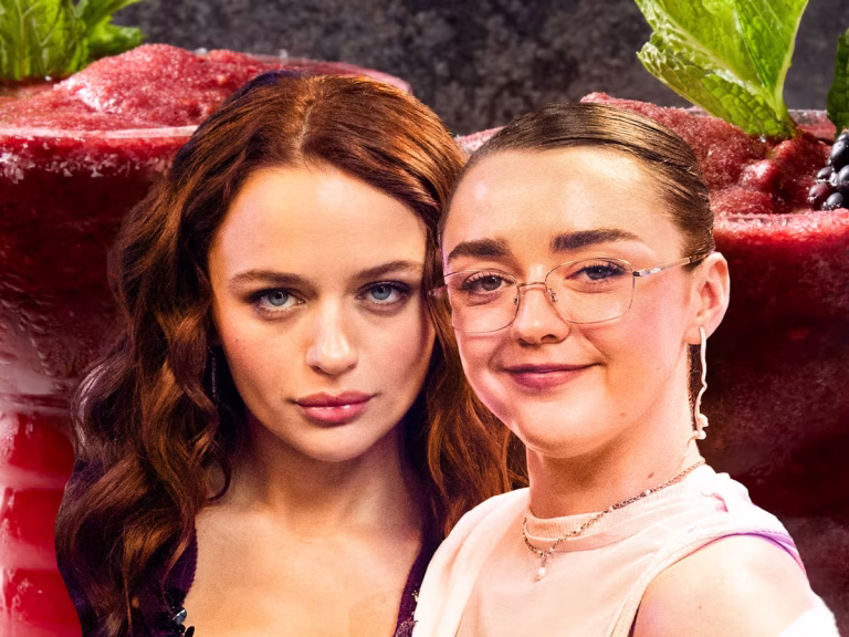 Margaritas Black Magic Midnight de Joey King et Maisie Williams
